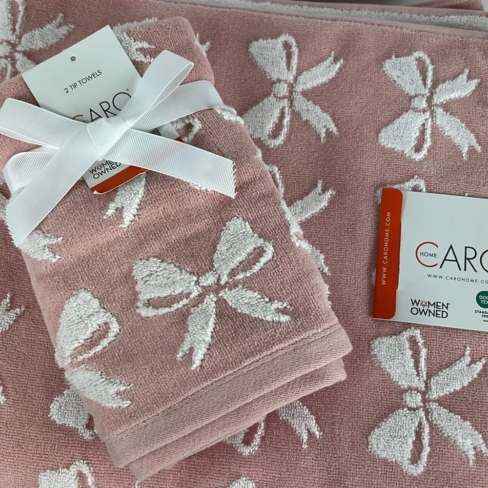 CARO Home Bath Towel Set Pink White Bow Pattern Bath Tip 4 PC NEW